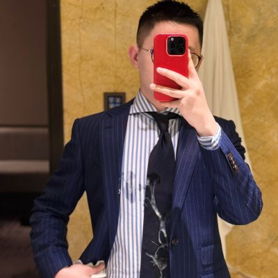 ltsgaykings's profile picture. 38/178/85/1 男人就该活得从容，世界风情万种，一生坦荡别丢了初衷，虽然是个同志但我未曾后悔过，政府部门工作，如今已是油腻大叔，你还喜欢吗？