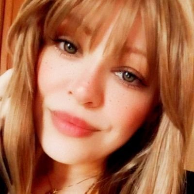 IzabellaGGDolls's profile picture. Be you, be happy ✦
Do yourself a favor, be happy and write your true story. And live every moment, as you deserve. .・。.・゜📃✒️・