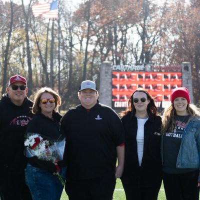 carsonkinnett2's profile picture. Student assistant @Firebirds_FB