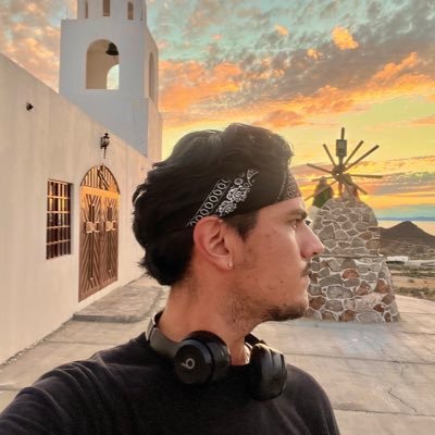 dreamboyevil's profile picture. magical realist