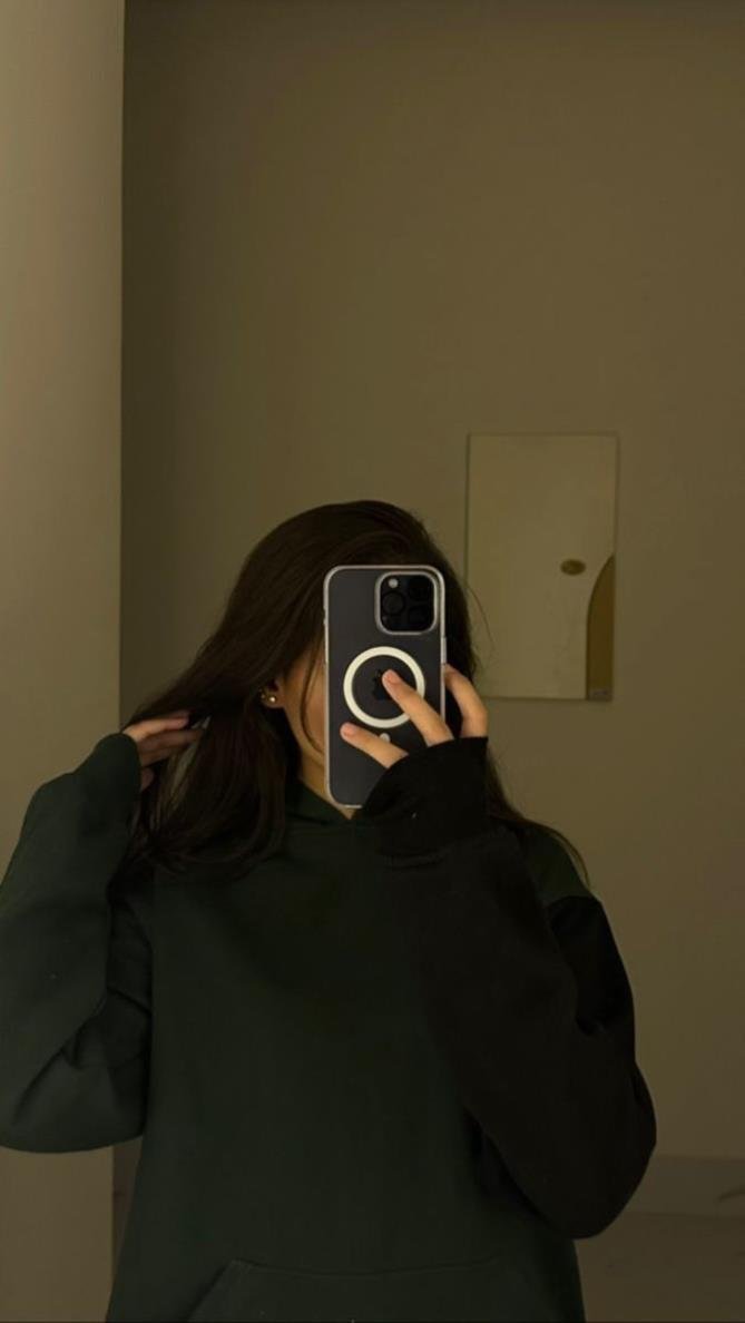 Zarara_Cor_n's profile picture. This is just a side page... Go ahead and support my real account @SuzziiBunnyy