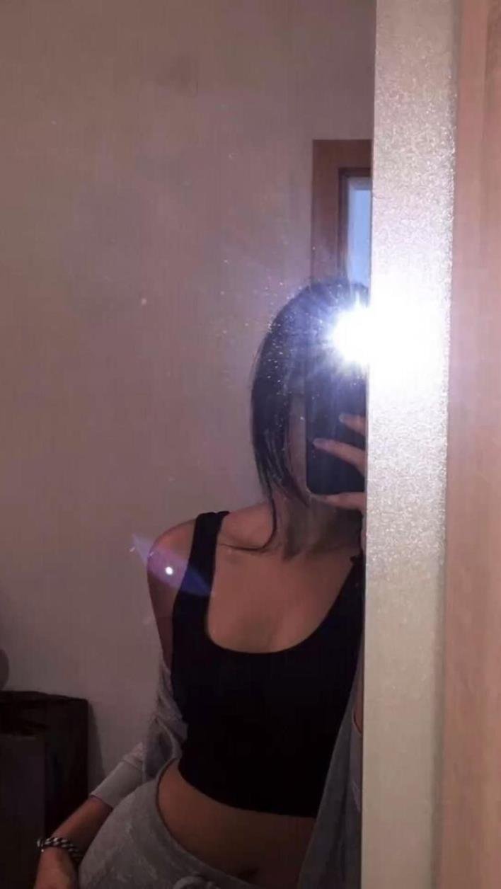 lissa41014's profile picture. This is just a side page... Kindly follow my primary account @SuzziiBerry