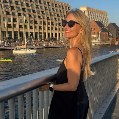 Phil01Lily's profile picture. Positive,🌱 independent, and enjoy living life to the fullest.
Love traveling, ✈🛩meeting new people, and staying active.🏝