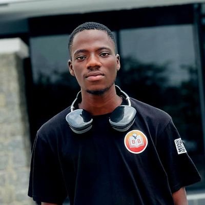 MeazyBrain's profile picture. Front-End Developer || Creative Designer || Cybersecurity Trainee