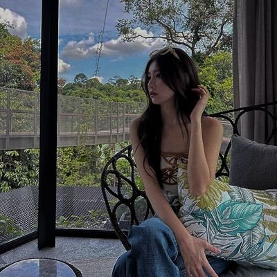 arcaneise's profile picture. But I got wise, you’re the devil in disguise.