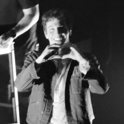 thekindofblue's profile picture. people freak me out but I panic out of the blue.