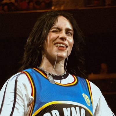 hardnsoftkaty's profile picture. definitely listening to billie rn