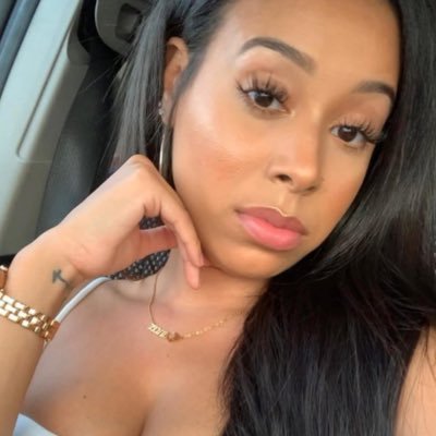 Betziiboo_'s profile picture. 🎙️Real Talk B #JerseyMade 🪐 IG- Betziiboo_