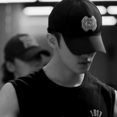 spekkerz_'s profile picture. มองหน้าหาแฟนหรอพี่