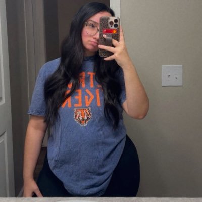 brittytigs's profile picture. just a girl who likes detroit sports, taylor swift, romance books, & reality television