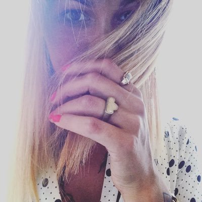 e_i_l_i_m_e_'s profile picture. J'ai D.ieu, la emouna et un bon avocat. Polémiste autoditacte.