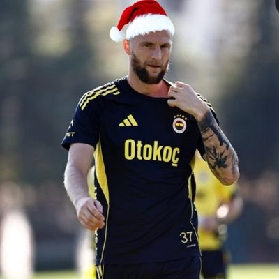 hankerci_ama's profile picture. 𝕿𝖍𝖊 𝖈𝖚𝖕 𝖎𝖘 𝖆𝖓 𝖊𝖒𝖕𝖙𝖞 𝖇𝖔𝖜𝖑, 𝖋𝖆𝖒𝖎𝖑𝖞 𝖎𝖘 𝖊𝖛𝖊𝖗𝖞𝖙𝖍𝖎𝖓𝖌 յգօԴ