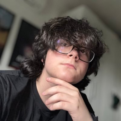 LouLou_Bruh's profile picture. 🇧🇷| Colecionador(a) de Beyblade X |Bigenero & Pansexual🏳️‍🌈 | Se a vida me derrubar eu deito e durmo | Priv: @LouiseBruhhh