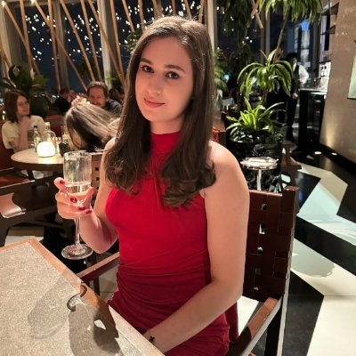 Chandra17116446's profile picture. Living pretty, thinking smart 💕