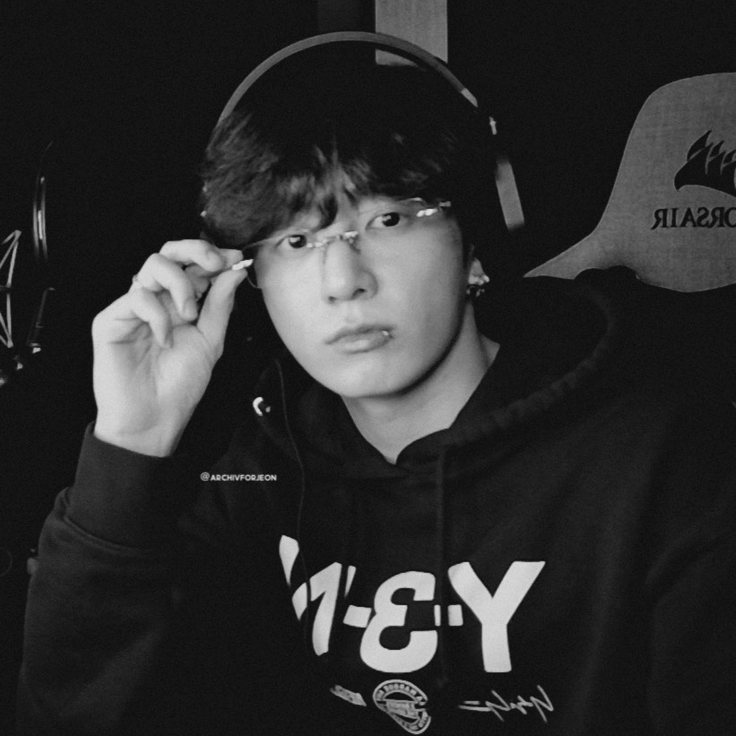 corpsediemn's profile picture. 𝖠𝗇𝗇𝗂𝗁𝗂𝗅𝖺𝗍𝖾 𝗆𝖾, ██ 𝟣𝟫.𝟩𝟧° (серый) You still wake me up from the d──eād. / ♱⃑ ● , sacrifice¹ / Calling me to my grave. bhr⎯疼痛'. 𐇟