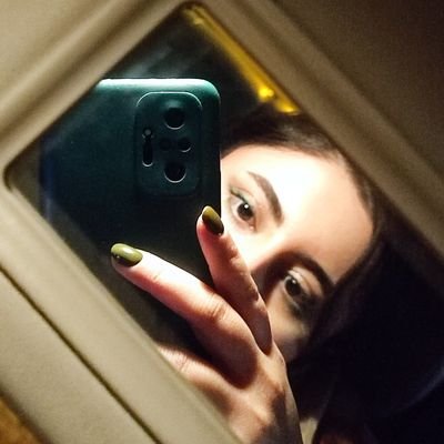 AnAloneFatemeh's profile picture. میتونست یه موزیسینِ آشپزِ خوشحالِ عاشق باشه ولی یه داروسازی شد که رفت رزیدنت فارماکوتراپی شد :)