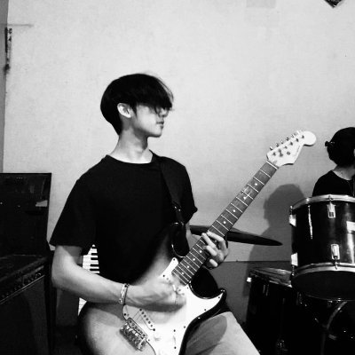 rizal_noah88's profile picture. Hitam putih seperti antara hidup dan mati