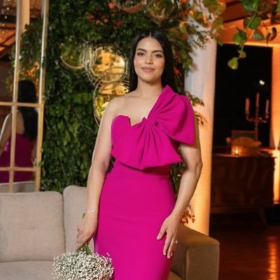 CarolineSnz's profile picture. Mejor que ayer, peor que mañana.