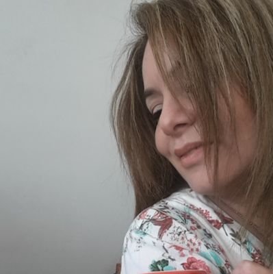 a_arevalosilva's profile picture. A veces huyo de los lugares a donde sé que debería quedarme. ☕
Visita mi blog: https://t.co/4oECRjFKjR