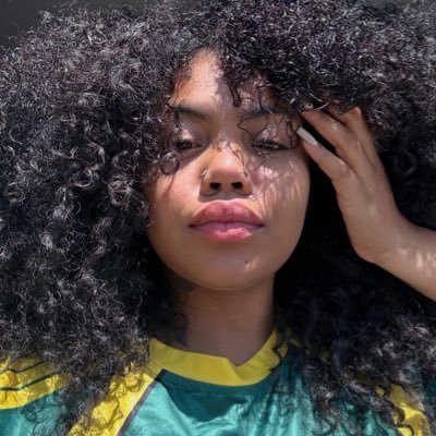 flowersfortzu's profile picture. eu e taehyung bebendo spaten no ximeninho | multifandom 🫡