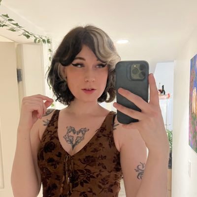 DaylightElise's profile picture. find me here more: https://t.co/FwqCyQnjbv banner: @juangeedraws