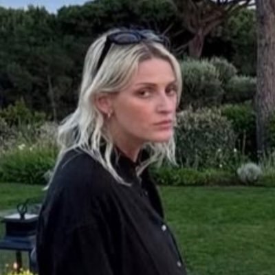 camitingting's profile picture. posser de cualquier género musical y manca en todos los juegos ♡ hey siri play panorama by Lucy