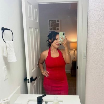 MariaAlexil's profile picture. 🫶.  💝.   🦅  The life is only one, live and smile and don't be afraid to do something new ,#Whoever needed a reminder that God will never give up on you