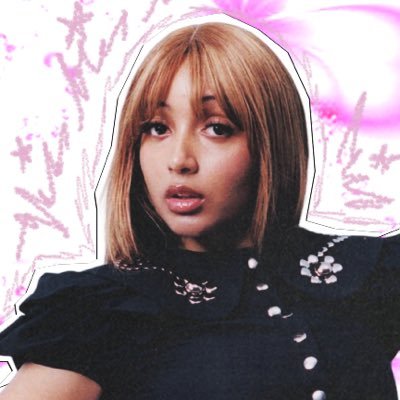 pinkpbrasil's profile picture. Sua primeira fonte br de atualizações e conteúdos sobre a cantora e produtora britânica, @pinkpantheress2 ₊˚.༄