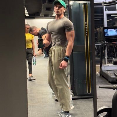 noonecaresyazam's profile picture. متاخذش كلامي بجد انا بصحى ناسي