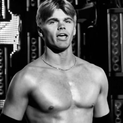 bradbay1or's profile picture. • @WWEID • Performer • 1/2 of Swipe Right • 21 •