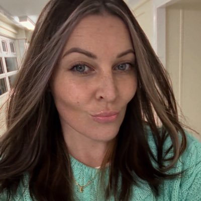 MissEmmaTurner's profile picture. Mummy to Ivy 👧🏼 | Raisin 🐕‍🦺 |Teacher | Tea drinker | proud Manc | views my own. | 🌕💛☀️🌲🌊📸🫖 🍉