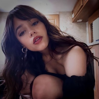 drewmyerss's profile picture. wonderwall | st and wednesday