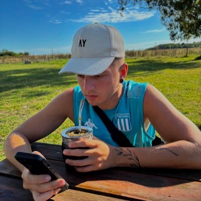 NachitoBarbero_'s profile picture. • Racing Club de Avellaneda, mi vida entera • Argentino, como el Diego. • 𓆰 𓆪 hacer contenido, ver futbol y autitos. Baitearas, baiteare, baiteare otra vez.