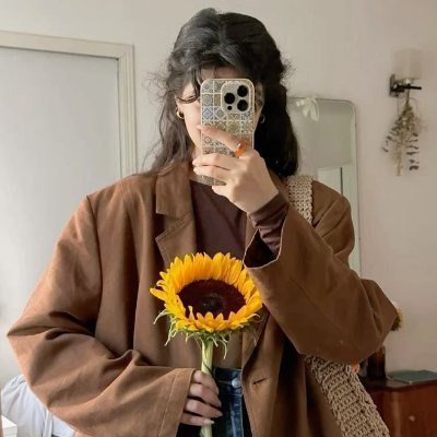 bbeartown's profile picture. ⠀ we are asleep until we fall in love