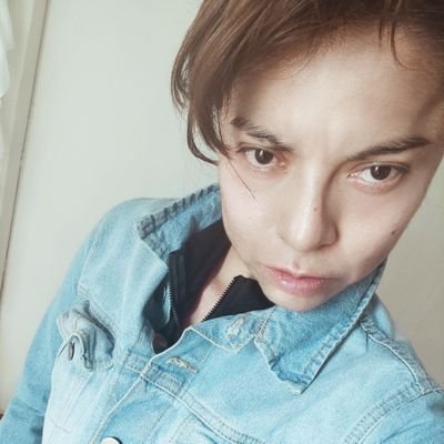 ThaProsaPoetica's profile picture. Former medical student. MA in Linguistics. I currently teach #LenguayLiteratura  #poetry. Pasando por #Wikilengua, @fundeu, @raeinforma #RAEconsultas #dudarae