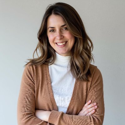 alyssaveca's profile picture. founding GTM for @AgreeHQ | @clay fangirl | athlete + artist + mom | Let's connect: https://t.co/W2pLLTlZ3D