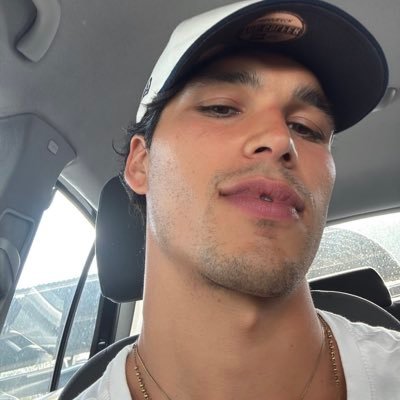 InkboundShadow's profile picture. They say beauty opens doors. I say silence keeps them afraid. Roleplay #Ashen