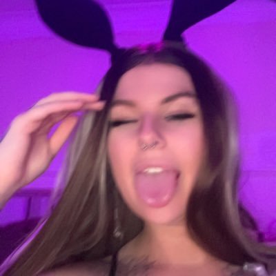 RAVEN1680800's profile picture. 💌 custom content & soft voice notes just for you  ✨  ♡ link in bio ~ don’t keep her waiting… she’s already on her knees ♡