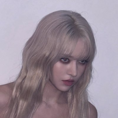 sullenhue's profile picture. nonbinary yaoi merchant child • @misogynorris