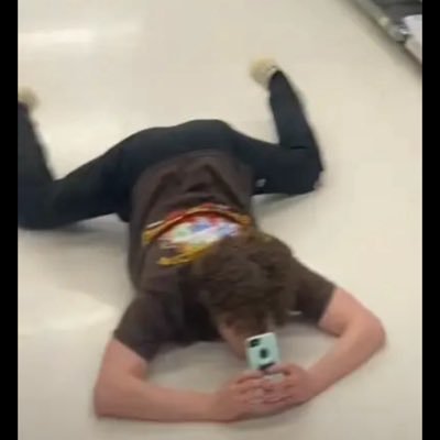 unhingedkamii's profile picture. fooling templates/satire/sarcasm/lyrics.