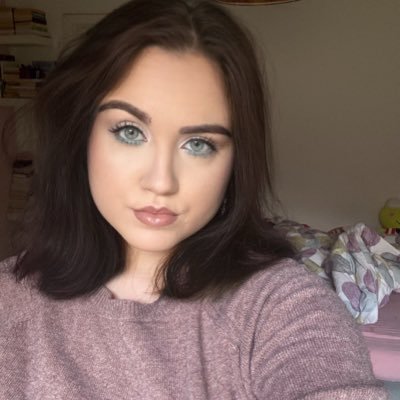 aquariusbarbiee's profile picture. 24 / feminist / she/her / professional yapper / childless cat lady 🐈‍⬛