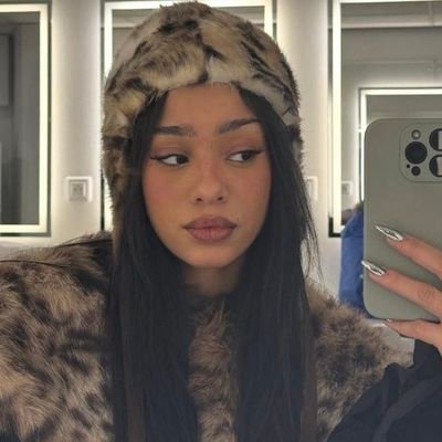 leclercent's profile picture. half serious sports fan and half rpf enjoyer. jannik sinner first and foremost. katseye taylor swift and chappell roan lover