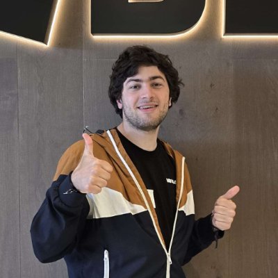 Florianne10Dev's profile picture. Florian, 22. I'm a full-time Roblox game developer. #RDC2025

Owner & Main Dev of @WindburstGames // I made My Prison, Your Hospital and more