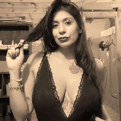 MarianaFigue_85's profile picture. 💫Aún sabiendo que nos vamos a estrellar hay que disfrutar el viaje 😉
✨️Hincha de chaca❤️
🦂Escorpiana ♏️