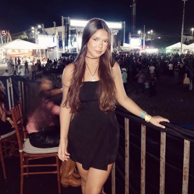 mariaa_dayrell's profile picture. we only live once.