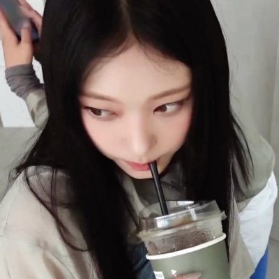 heebfr's profile picture. 