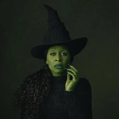 elphaba_shiz's profile picture. THE Elphaba Thropp💚