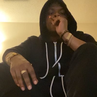 iHateKris2's profile picture. You here bc I’ma funny mf who be talking to himself.