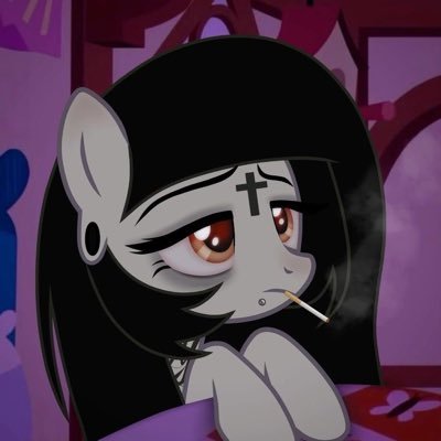 sativacurse's profile picture. dissimulada e filha da puta