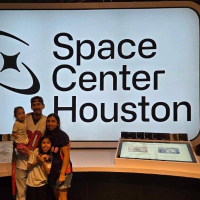 veronica24rosas's profile picture. $vrreign

#TxFam   #ToughPinata